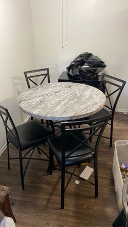Dining set for four people