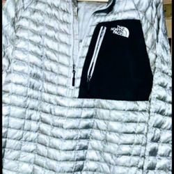 North Face Denali or Regular Winter Jackets for Mens & Boys, each Different price ask for your size in your msg also Jordan Dub Zero or Jordan 6Rings 