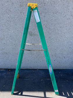 Werner 6-foot fiberglass step ladder