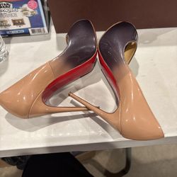 CHRISTIAN LOUBOUTIN  PATENT LEATHER PLATFORM PUMP/HEEL US SIZE 4.5- 