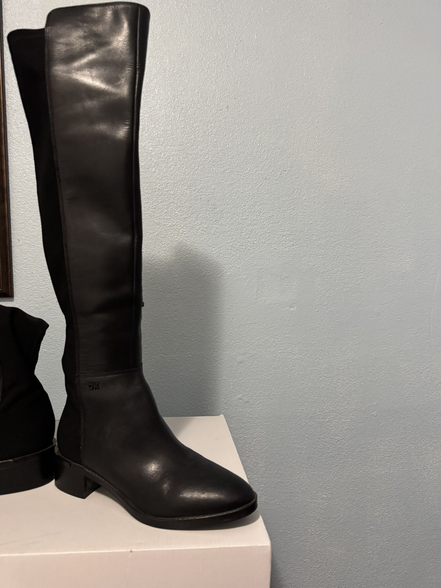 Woman Size 5 1/2 Boots