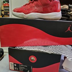 Jordan 11 Red