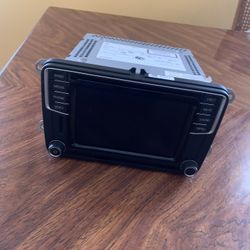 2016 + VW RADIO OEM WITH CARPLAY $350