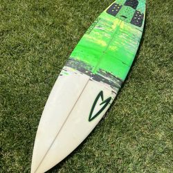 Roberts Beaver Model 5’1” Shortboard With Fins