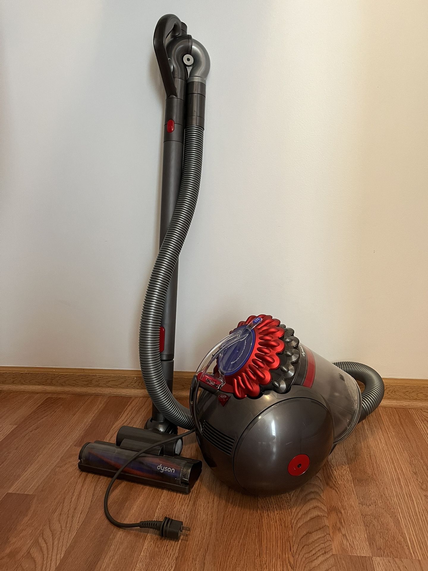 Dyson - Big Ball Vacuum