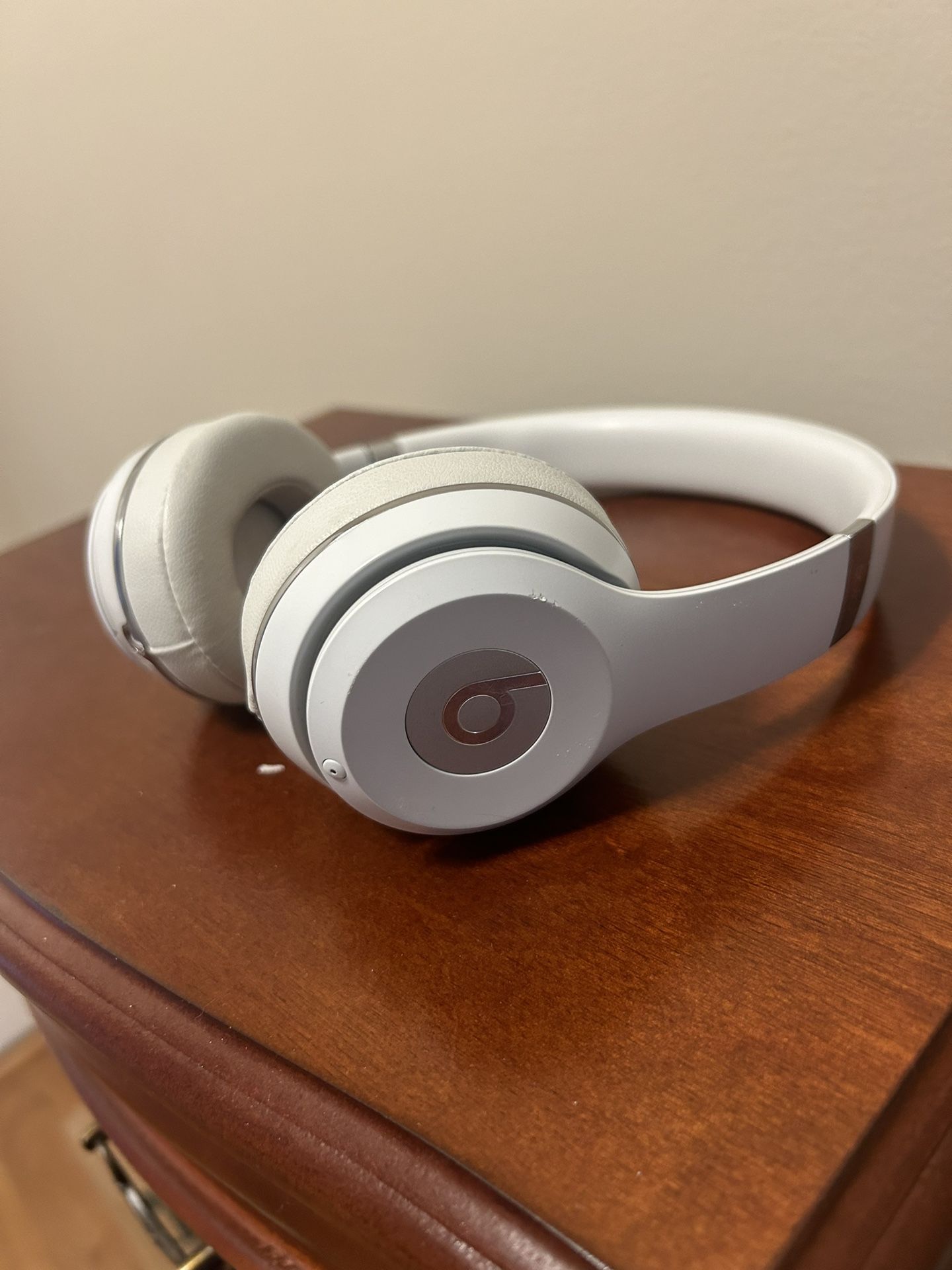 Beats Solo 3 Wireless Head Phones