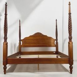 Excellent Condition Wood Bed frame Ethan Allen 