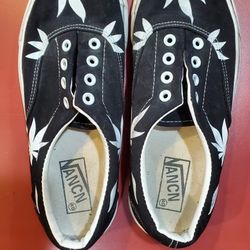  Vans