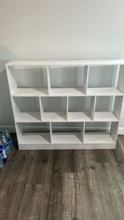 Thin book shelf/room divider
