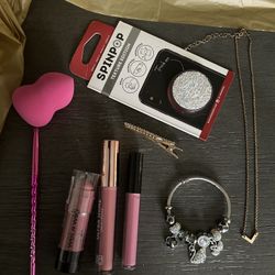 $4 Makeup lot &charm Bracelet 