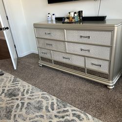 King Bedroom Set Ashley