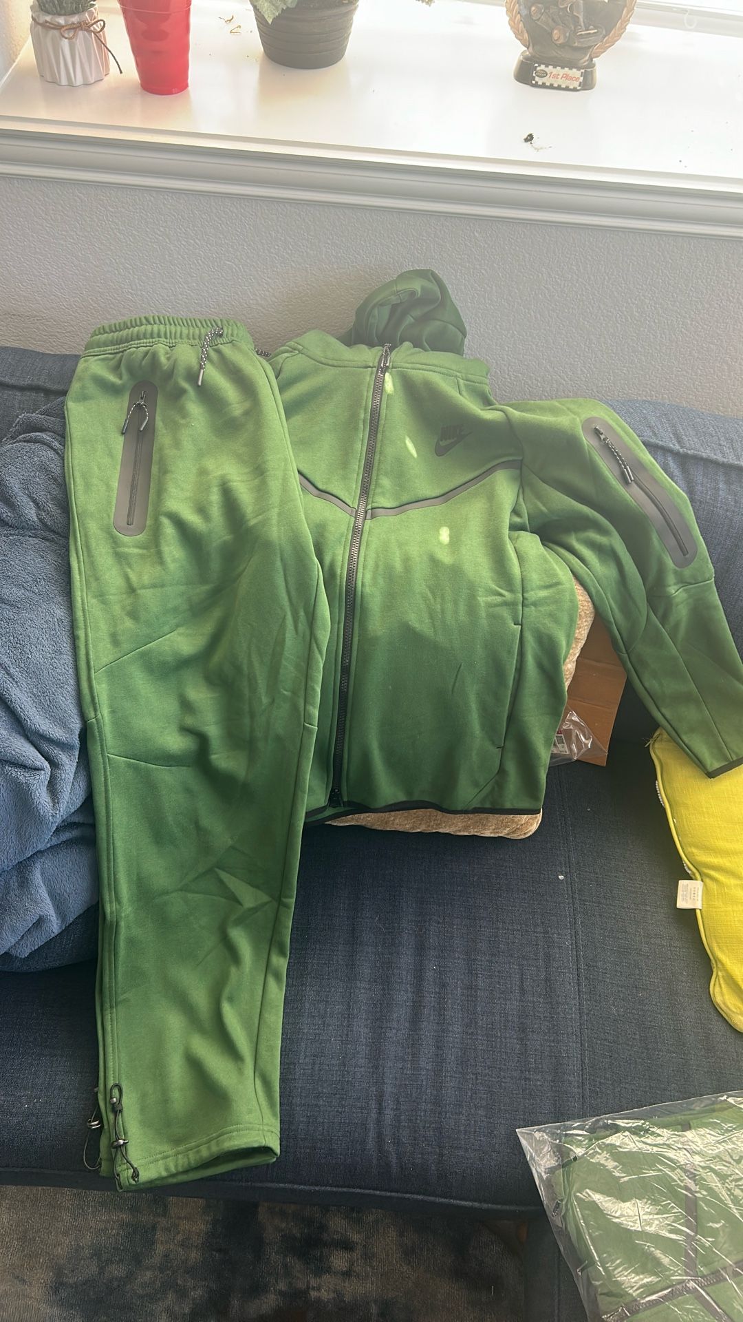 2025 Nike Fleece Tech Small Green