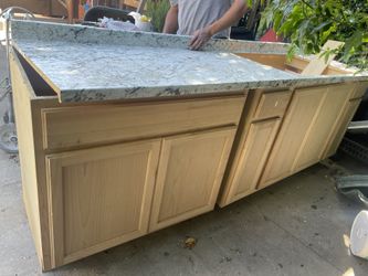Kitchen Cabinet & Countertop