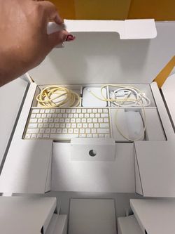 Like-New Apple iMac 24” M1 (Yellow) | Open Box | 8GB RAM | 256GB SSD