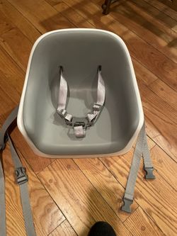 Nest Booster Seat with Removable Cushion