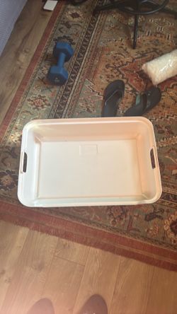 Underbed bin with wheels