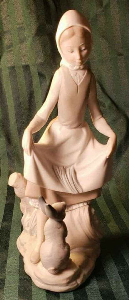 Vintage Lladro Figurine- Girl with Bunny Figure Collectible
