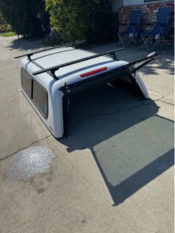 SNUGtop camper shell 1995/2004 long bed extra cab Toyota Tacoma