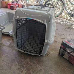 2 Small Pet Carriers/Kennels