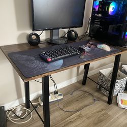 2 Computer desks