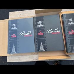 Vendo tres libros volumen dos volumen uno hay uno que está autografiado por la auditor firma original sólo para conocedores