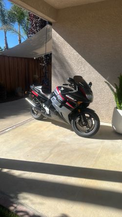 Honda 1000 F Linked Braking Sistem