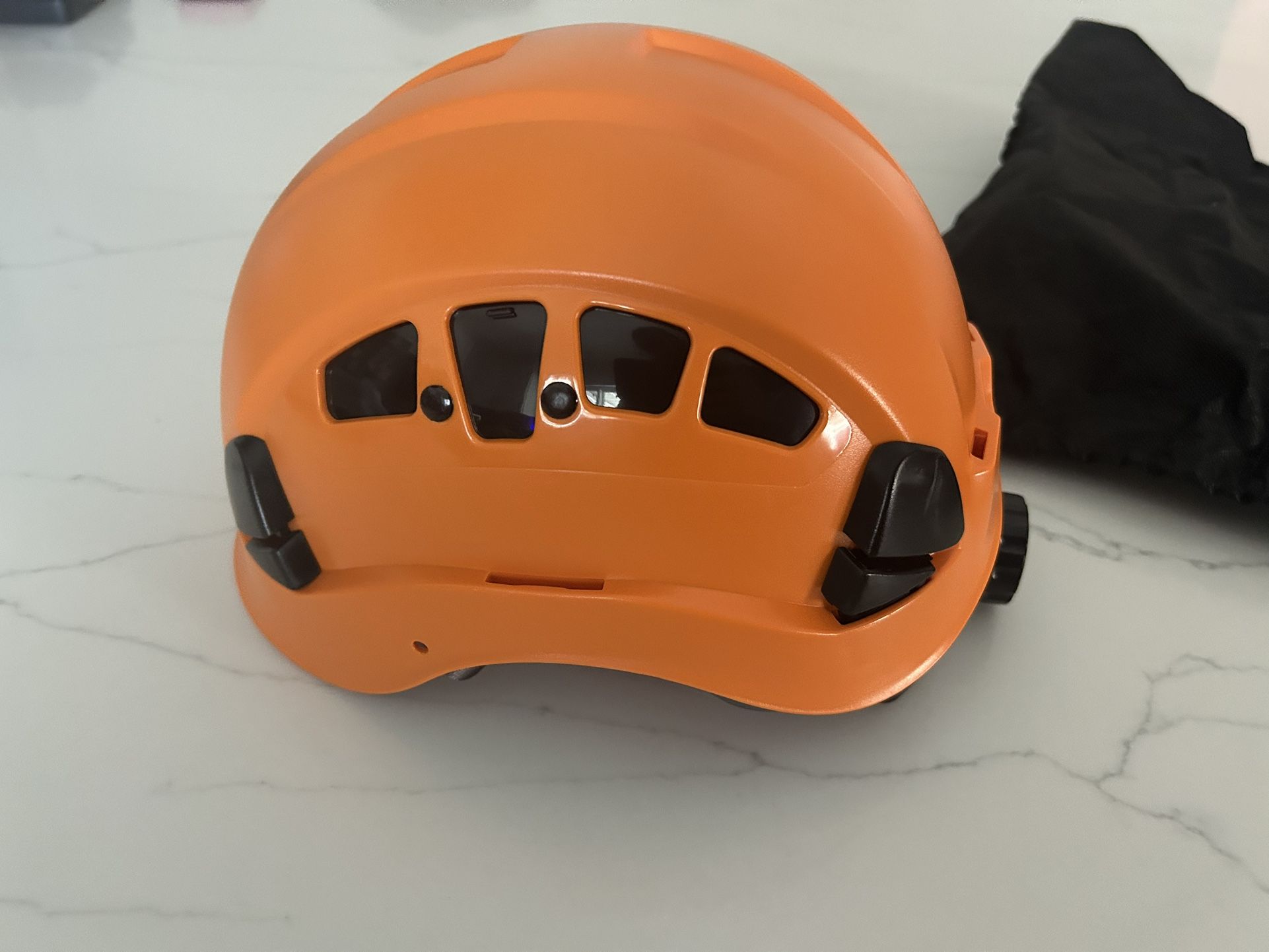 Uninova Helmet