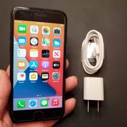 iPhone 7 - UNLOCKED - Like New  