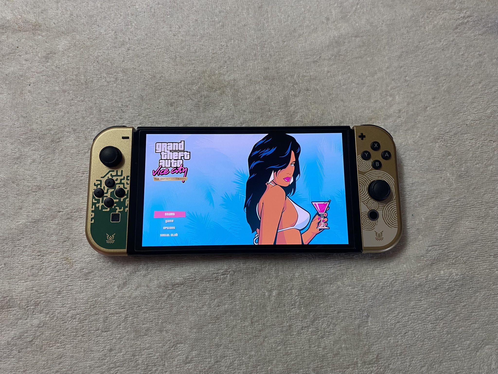 NINTENDO SWITCH OLED Loaded With 125 SWITCH GAMES