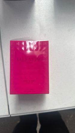Valentino born in Roma pink pop