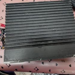 MTX Road Thunder Amplifier 