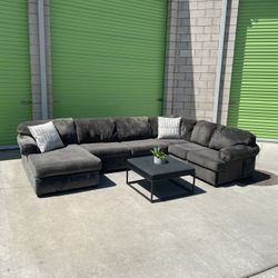 *Free Delivery* Gray Ashley Sectional Couch Sofa 