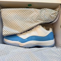 Air Jordan 11 Low University Blue
