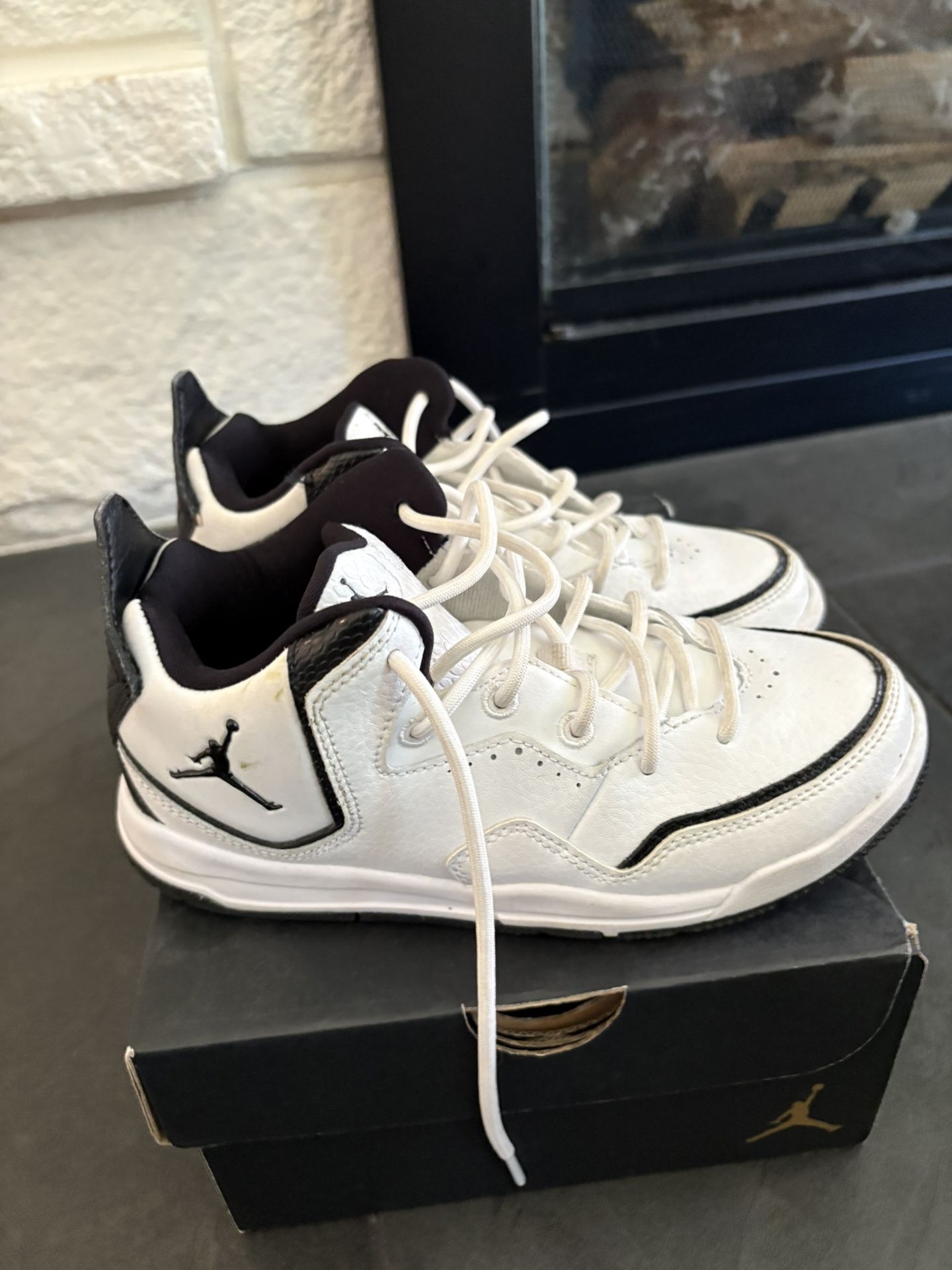 Jordan Courtside 23