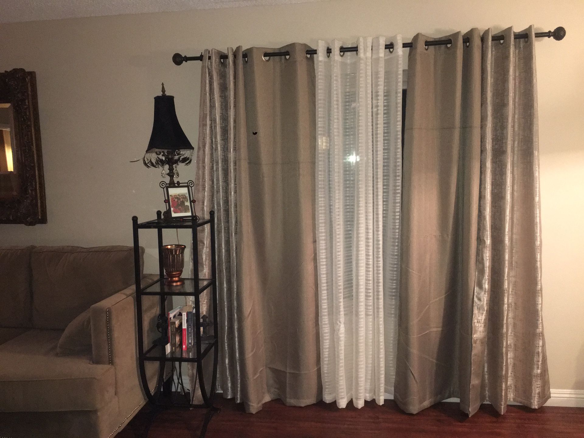 Curtain rod and curtains