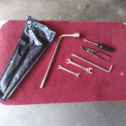 NEW!!Lexus Tire Tool Kit (Made In Japan)