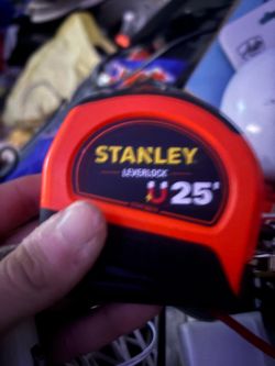 Stanley LeverLock 25ft Tape Measure
