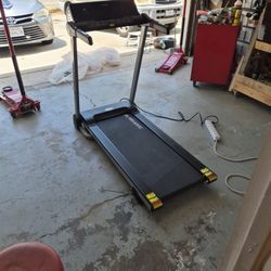 Max kare Treadmill