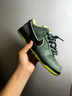 Green lobster dunks