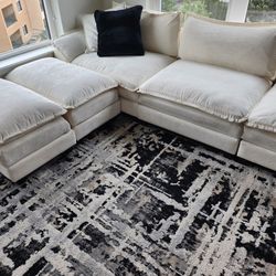 Beautiful Cream Couch – Like New!