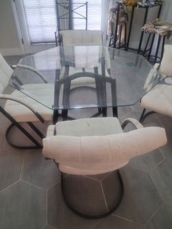 Dining room table