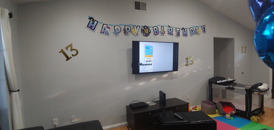 Fortnite birthday party supplies,you can change the age on the banner !