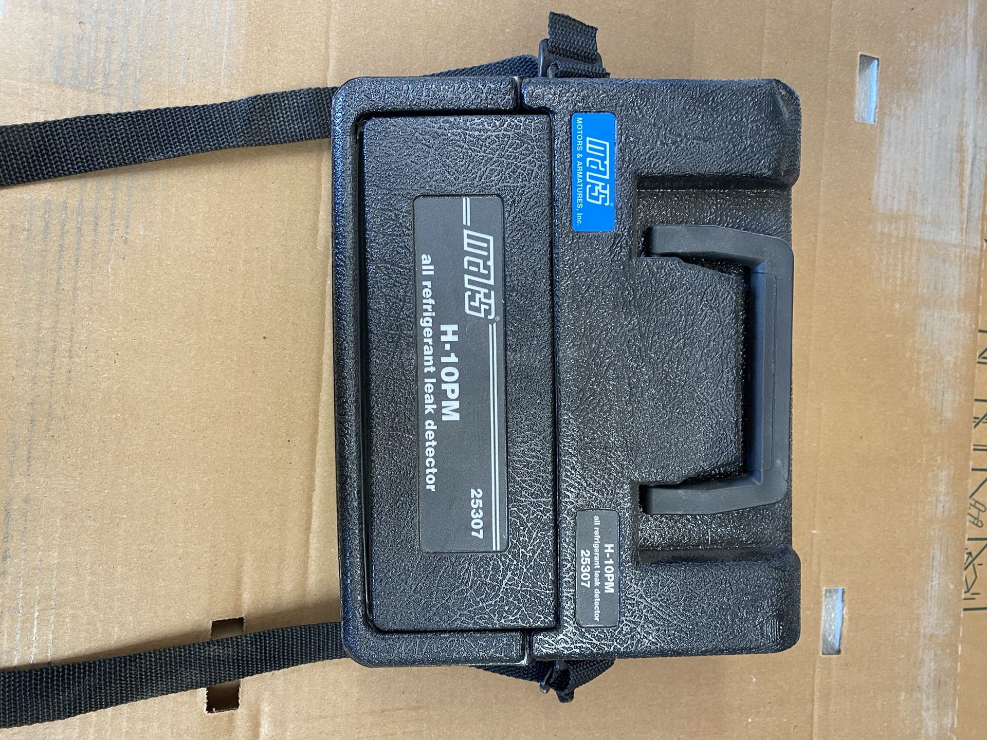 Refrigerant LEAK Detector