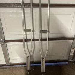 Crutches 