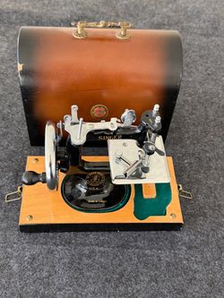 Vintage Singer K20 Mini Sewing Machine 1920'S Reproduction w/ Case Made in Turkey