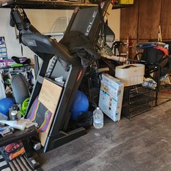 SOLE F63 Treadmill