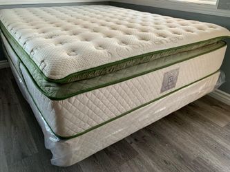 14in King Size Elite Organic Superior Hybrid Gel Memory Foam Pillow Top Mattress and Boxspring
