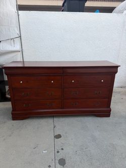 Cherry Wood 6-Drawer Double Dresser