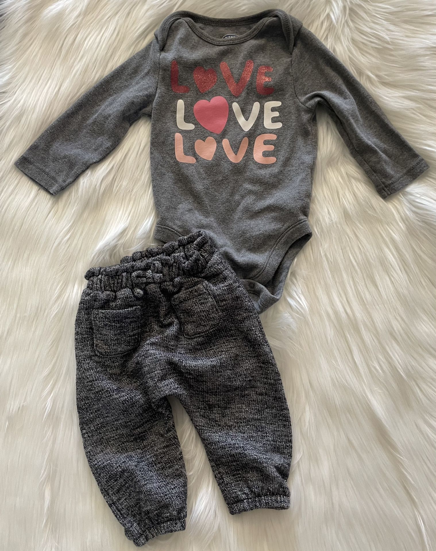 Old Navy Girls Long Sleeve Onsie And Pants Set 6-12 Months
