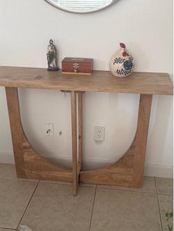 Vendo estas mesitas . Son pares y también las mesas de entrada